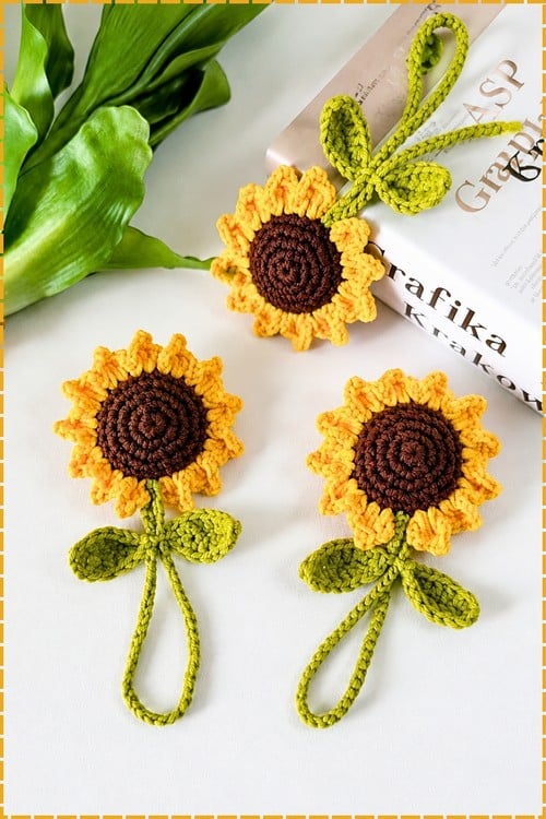 3D Sunflower Keychain Pattern crochet project crochet project detail 1
