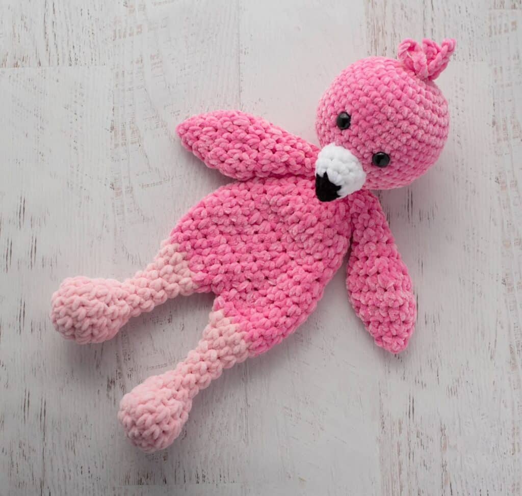 crochet flamingo snuggler - featured image