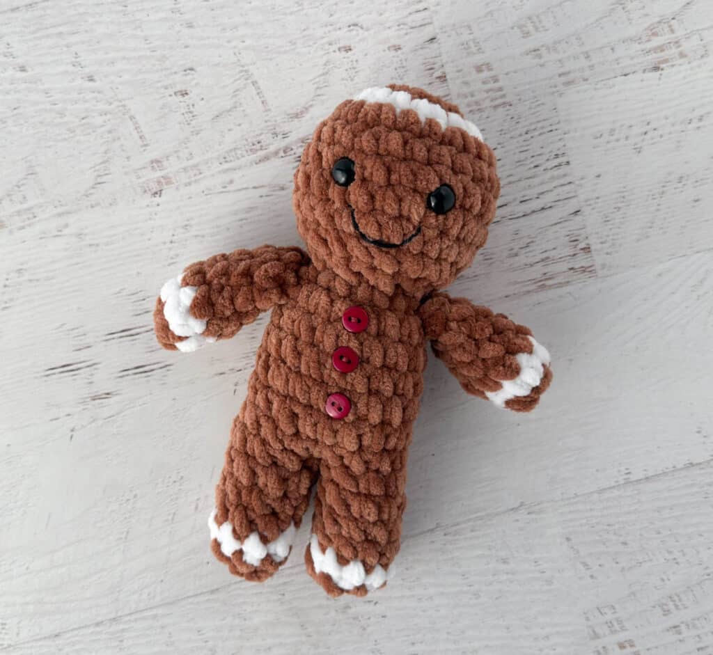 gingerbread man crochet pattern - featured image