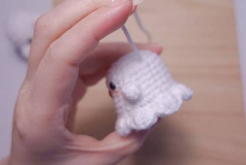 no-sew crochet ghost amigurumi crochet project crochet project detail 1