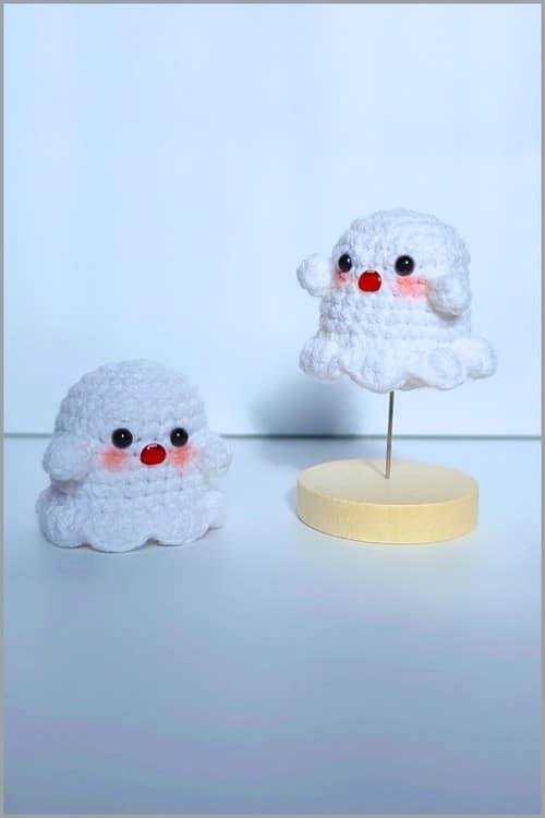 no-sew crochet ghost amigurumi - featured image