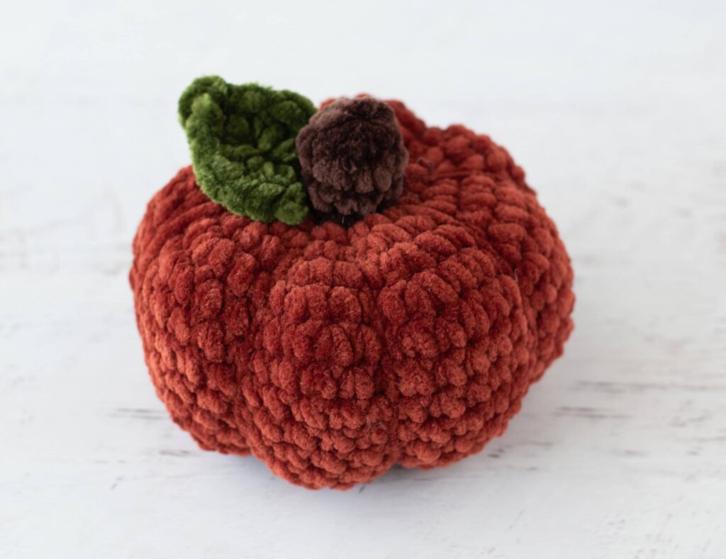 plush crochet pumpkin pattern - featured image