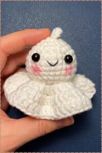 car hanging amigurumi - featured image