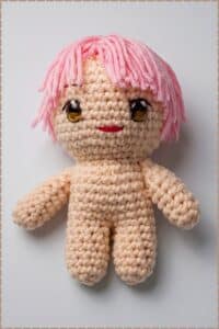 crochet amigurumi doll - featured image