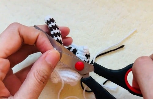 crochet kitten amigurumi crochet project crochet project detail 3