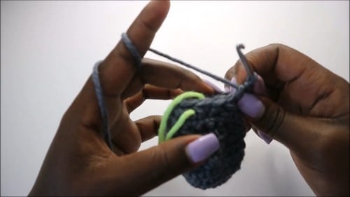 two-color paws teddy bear amigurumi pattern crochet project crochet project detail 3