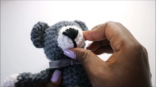 two-color paws teddy bear amigurumi pattern crochet project crochet project detail 5